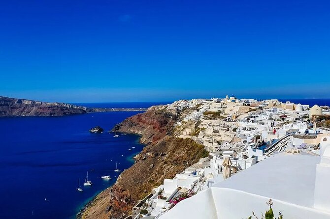 Tailormade Santorini island tour - Akrotiri Archaeological Site: The Stop That Does the Heavy Lifting