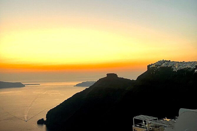The Highlights of Santorini on a Mini Bus Daily Sunset Tour - Pickup and changing start times (how sunset controls your day)