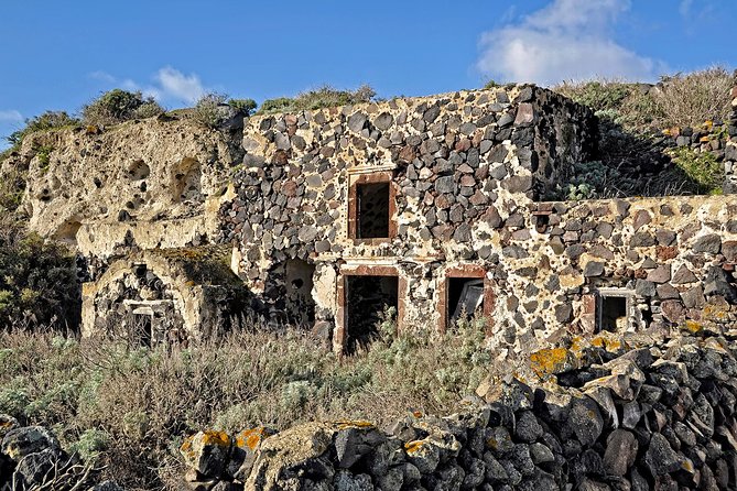 Thirassia Island: 6hr Private Tour with Lunch from Santorini - Getting there: hotel pickup, Ammoudi, and the boat under Oia
