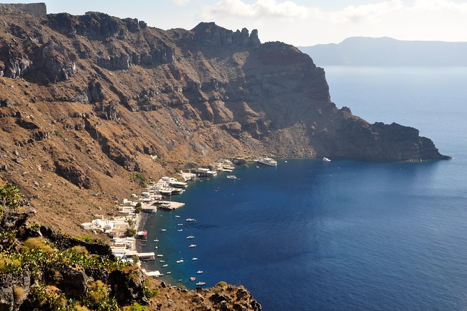Thirassia Island: 6hr Private Tour with Lunch from Santorini - Boat back from Riva and closing time on the water