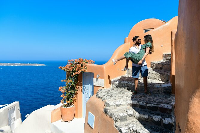 Timeless Memories: Your Exclusive Santorini Photo Session - Who leads the shoot (and why that matters for results)