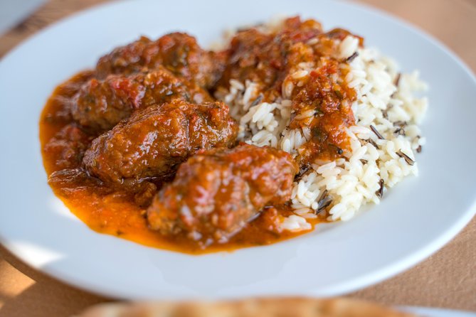 Traditional Tastes of Santorini Food Tour - The Guide Factor: Why English-Operated Tours Can Be Worth It