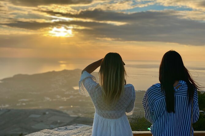 True Santorini Experience Day Tour - Heart of Santorini and the Caldera Cliff Photo Moment