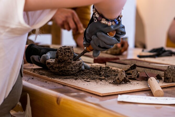 Wine tasting and Carving lesson in Santorini - Wine tasting and traditional appetizers: what’s included and why it works